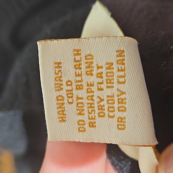 Vintage Cashmere Sweater In Black - Picture 8 of 9